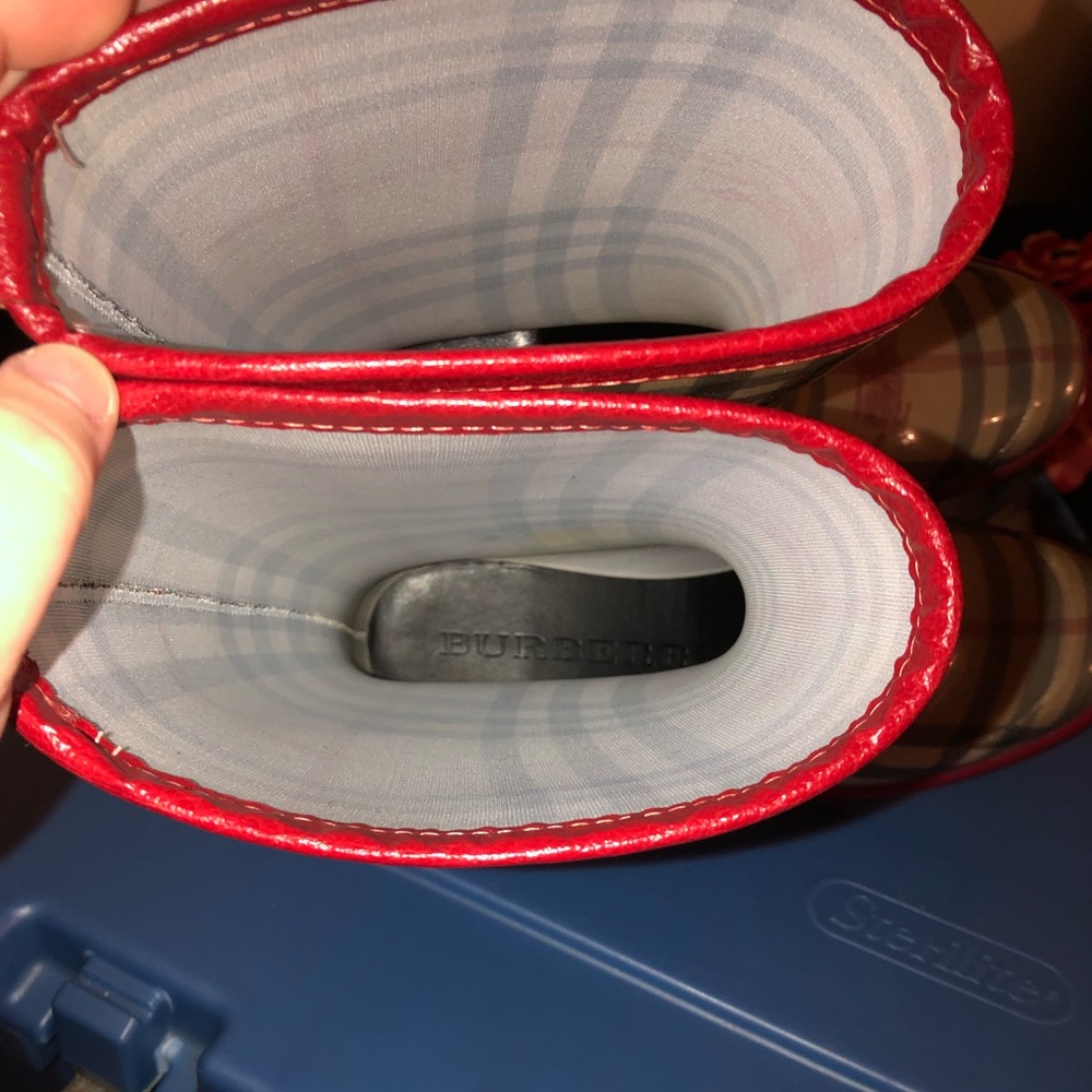 Burberry Rainboots - Picture 3 of 3